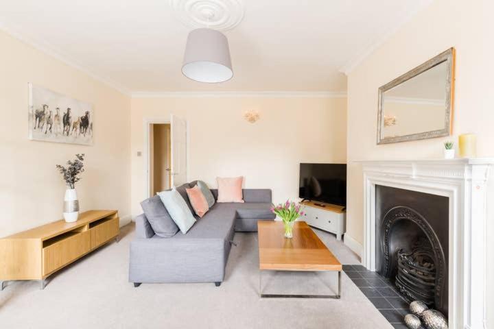 Regency - Private Entrance & Courtyard Apartamento Cheltenham