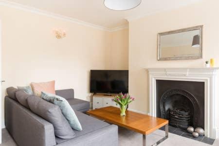 Regency - Private Entrance & Courtyard Apartamento